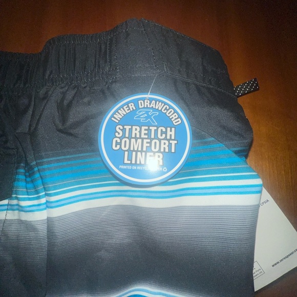 Boys sz XL 18/20 Zero Xposure swim trunks with goggles - Picture 3 of 4